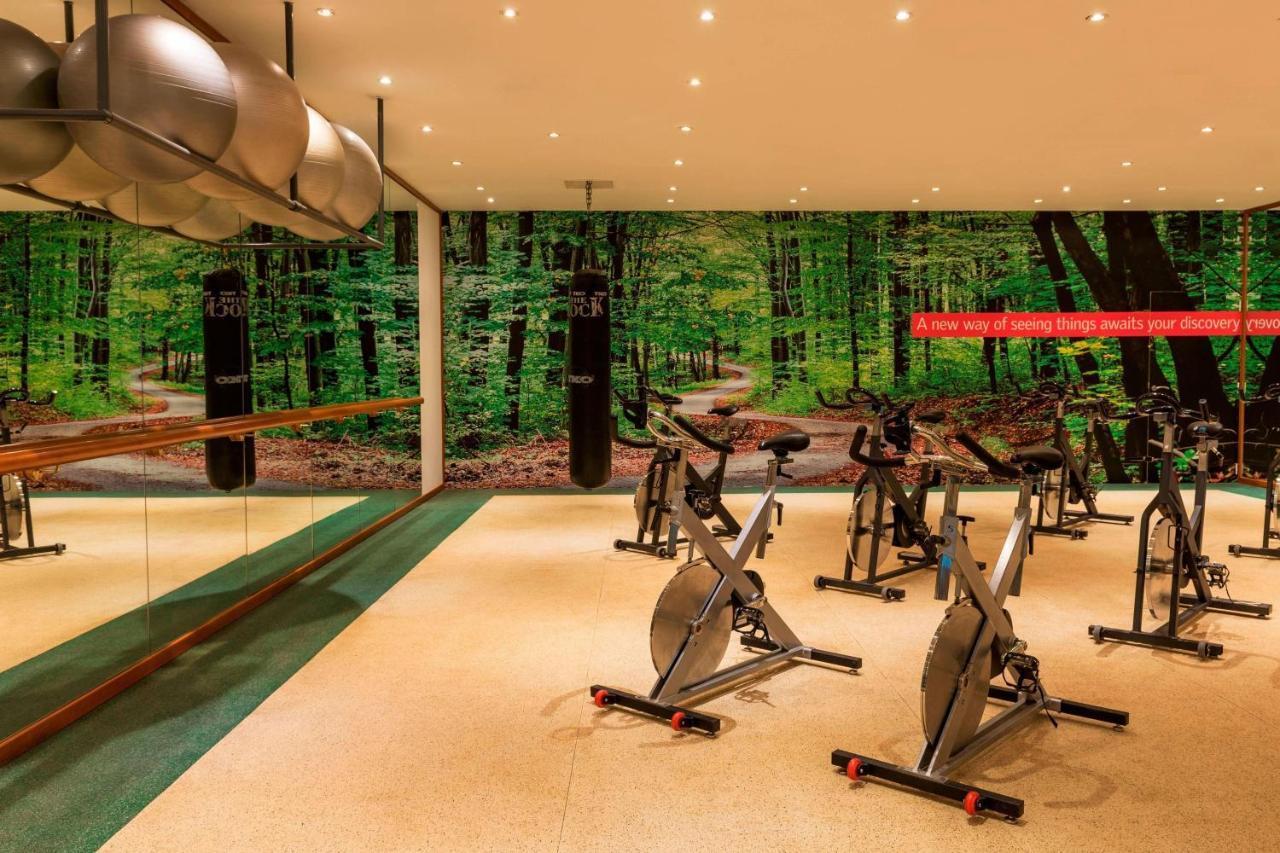 迈纳塞亚海滩艾美度假酒店 迪拜 外观 照片 The gym at the hotel
