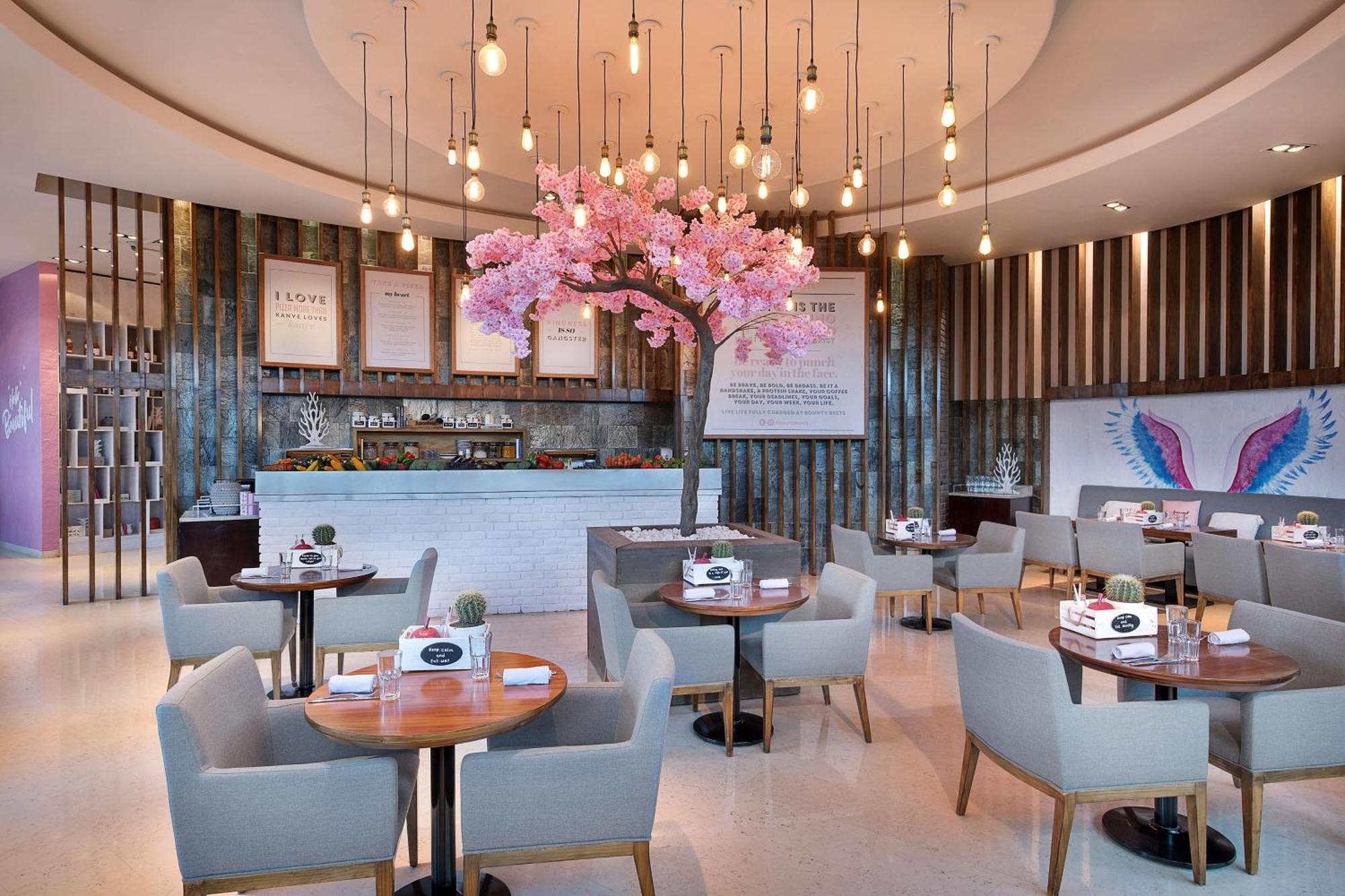 迈纳塞亚海滩艾美度假酒店 迪拜 外观 照片 The interior of the restaurant