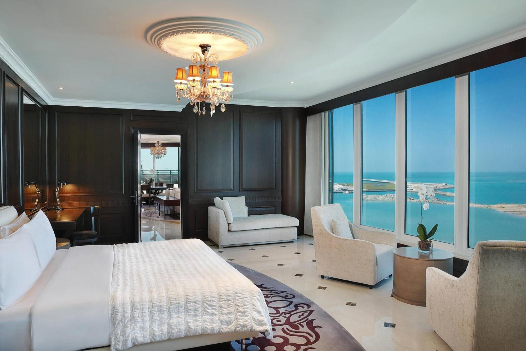 迈纳塞亚海滩艾美度假酒店 迪拜 外观 照片 A bedroom at the Atlantis, The Royal