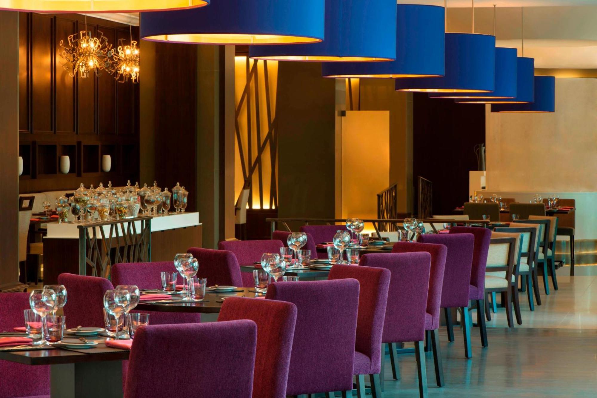 迈纳塞亚海滩艾美度假酒店 迪拜 外观 照片 The restaurant