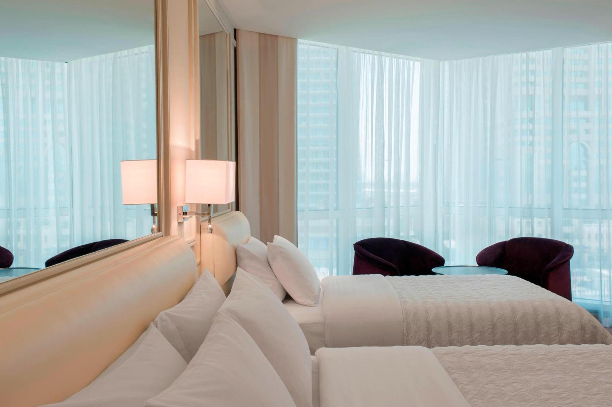 迈纳塞亚海滩艾美度假酒店 迪拜 外观 照片 A bedroom at the hotel